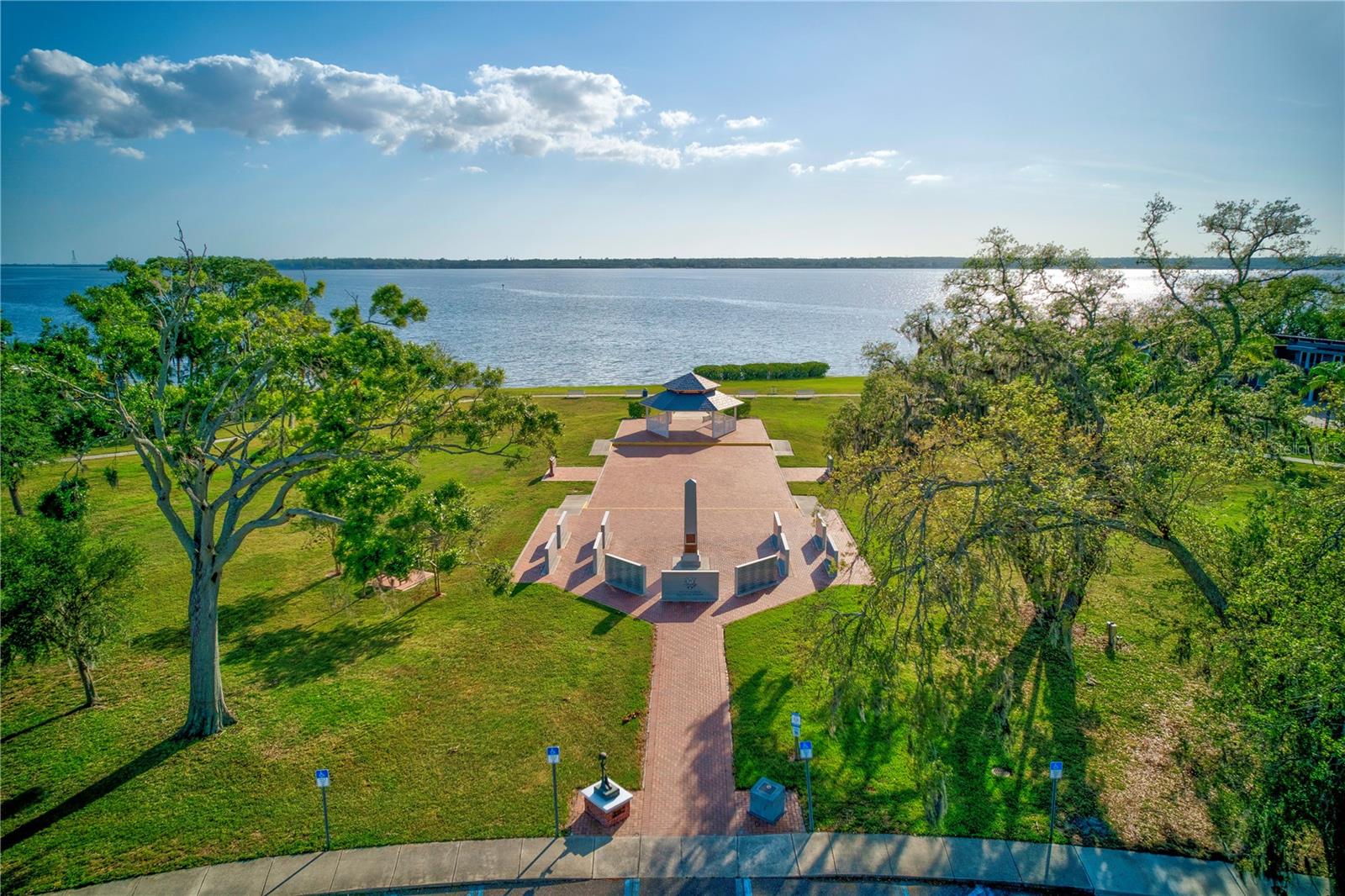 Image 29 of 48 For 321 Shore Drive E