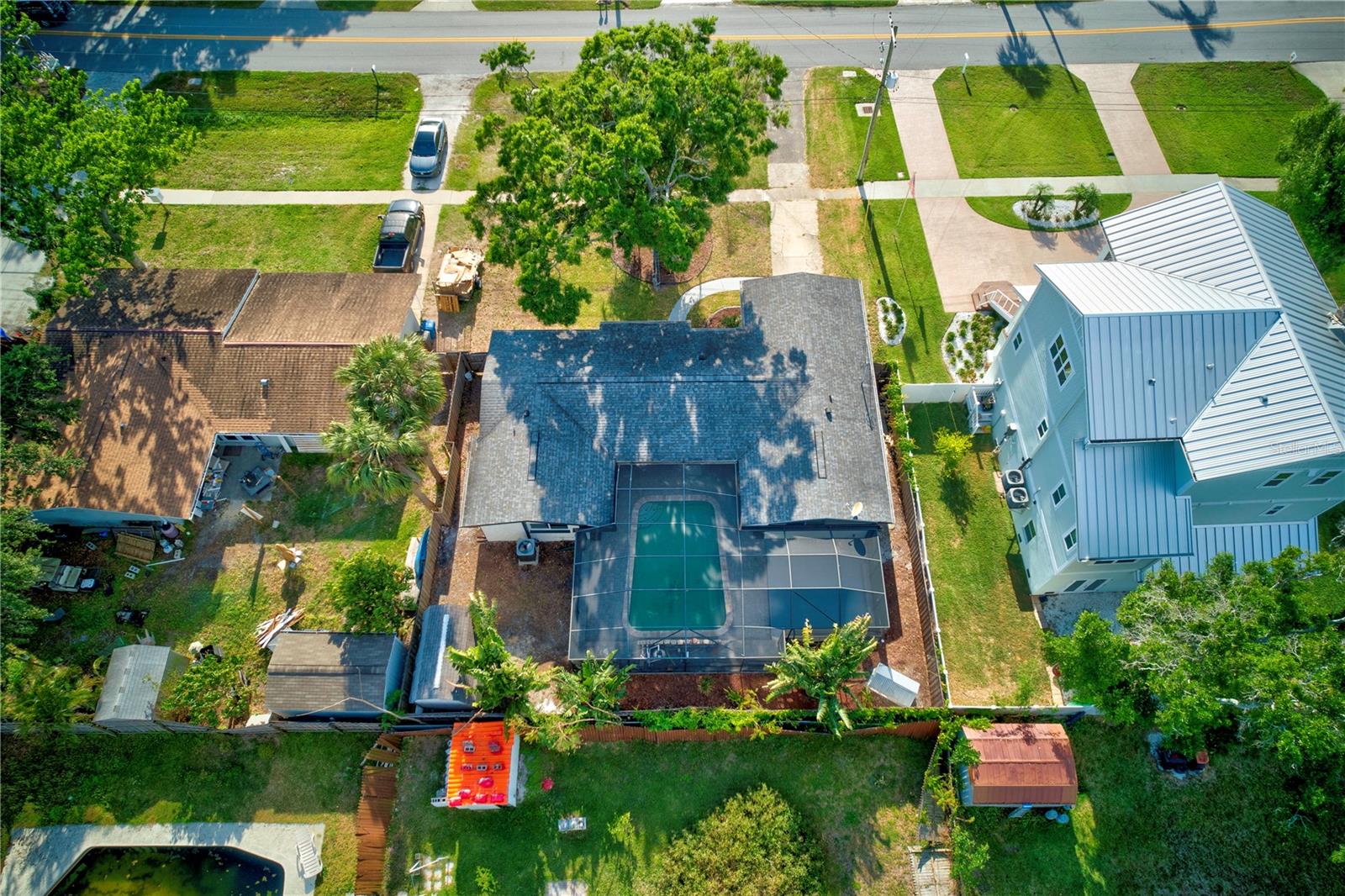 Image 35 of 48 For 321 Shore Drive E
