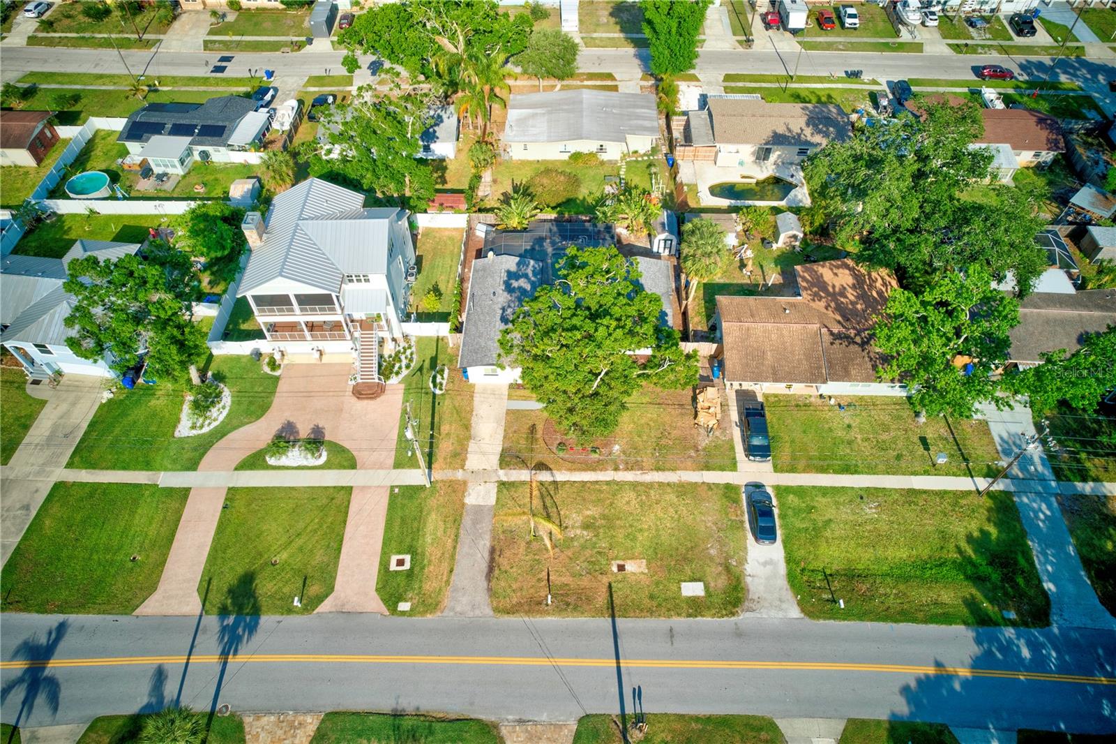 Image 36 of 48 For 321 Shore Drive E