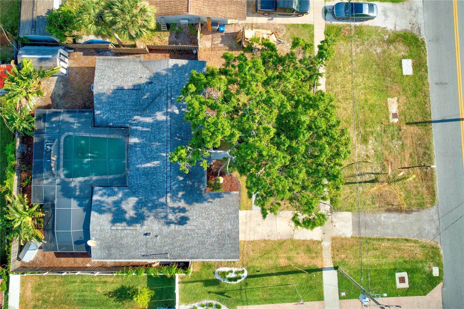 Image 39 of 48 For 321 Shore Drive E