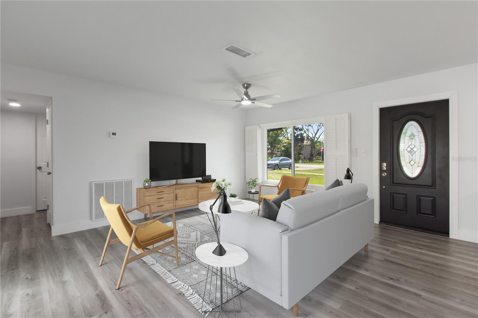 Image 4 of 48 For 321 Shore Drive E