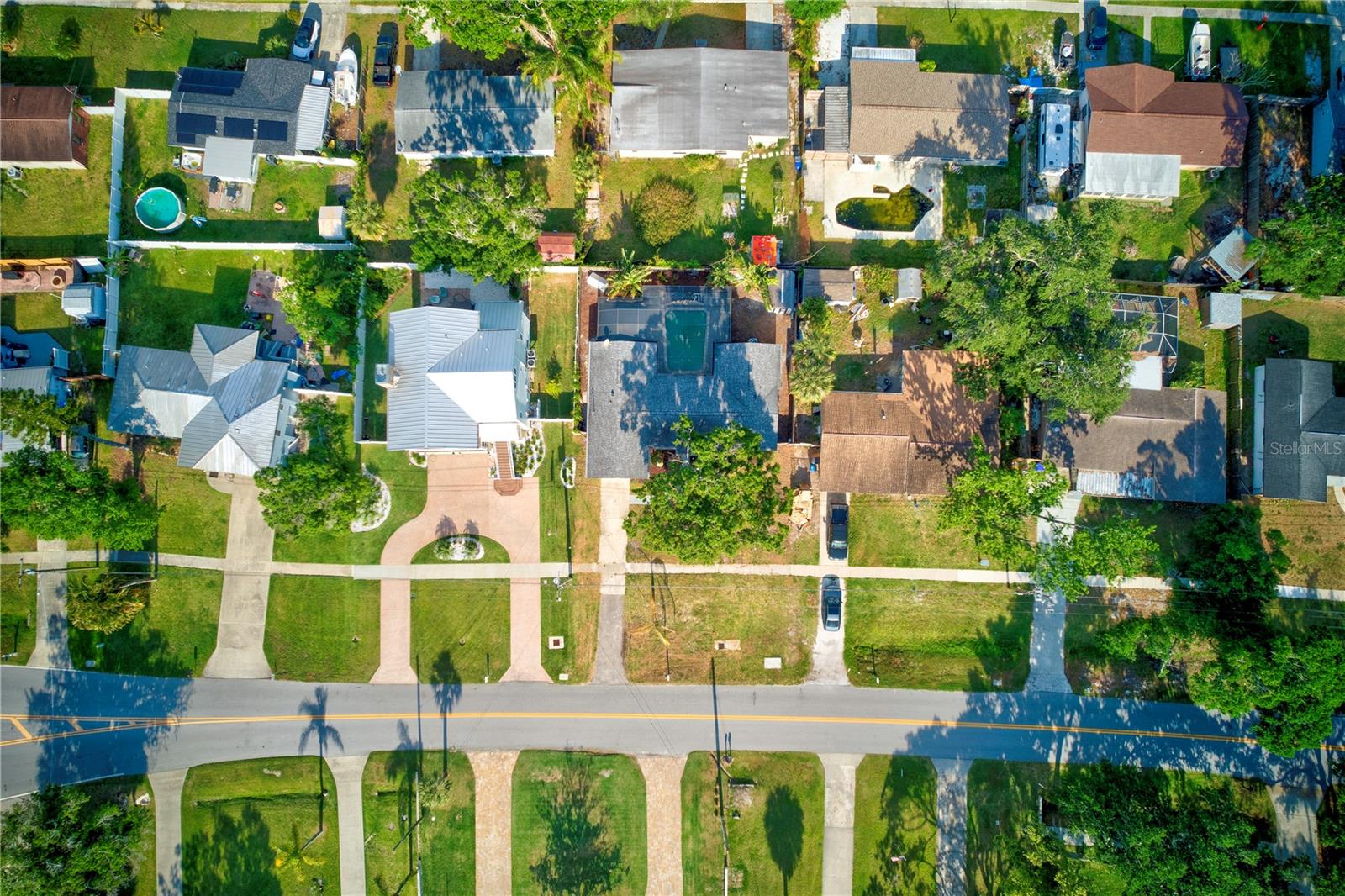 Image 42 of 48 For 321 Shore Drive E