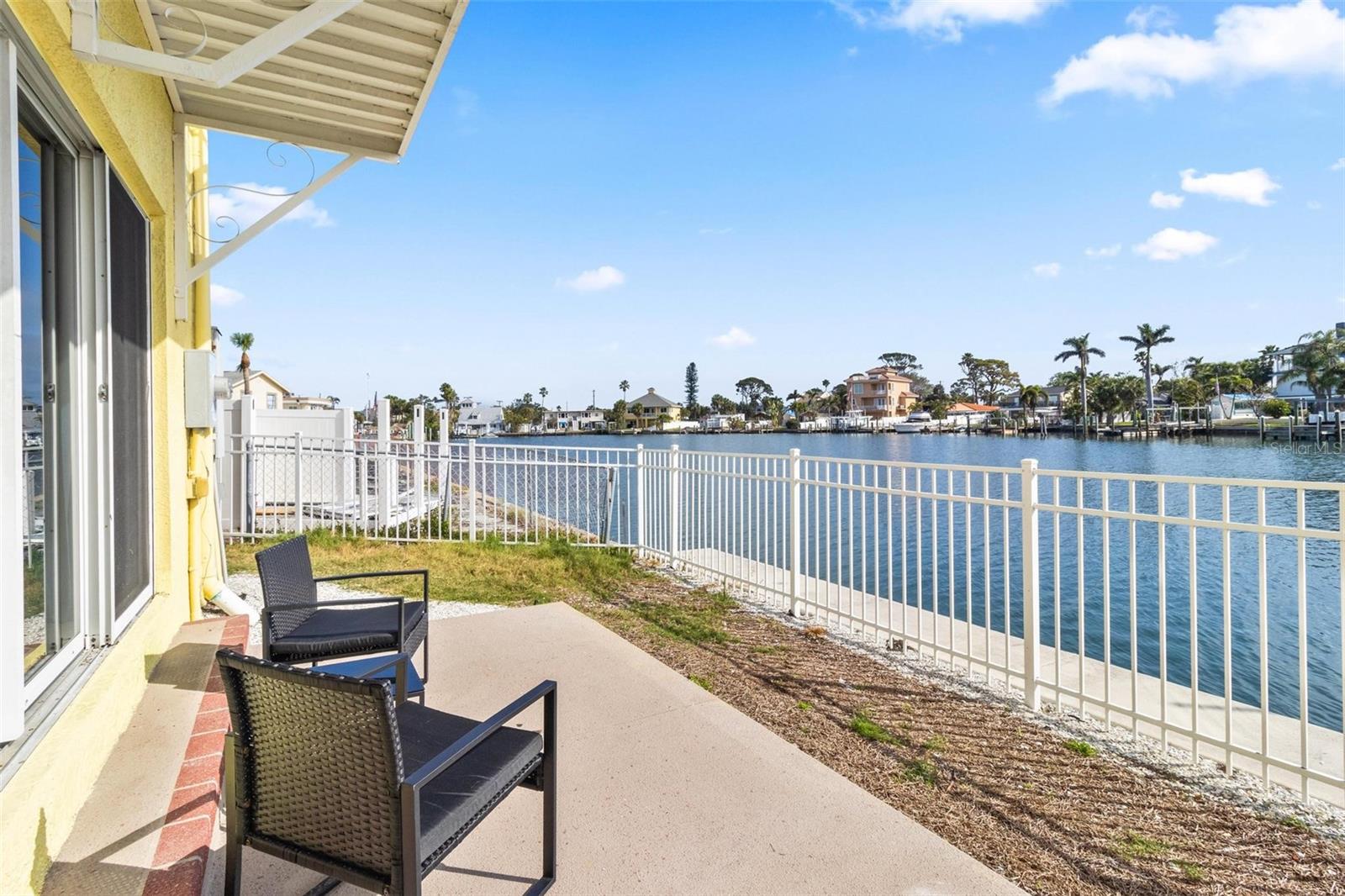 Image 15 of 19 For 4103 Gulf Boulevard 106