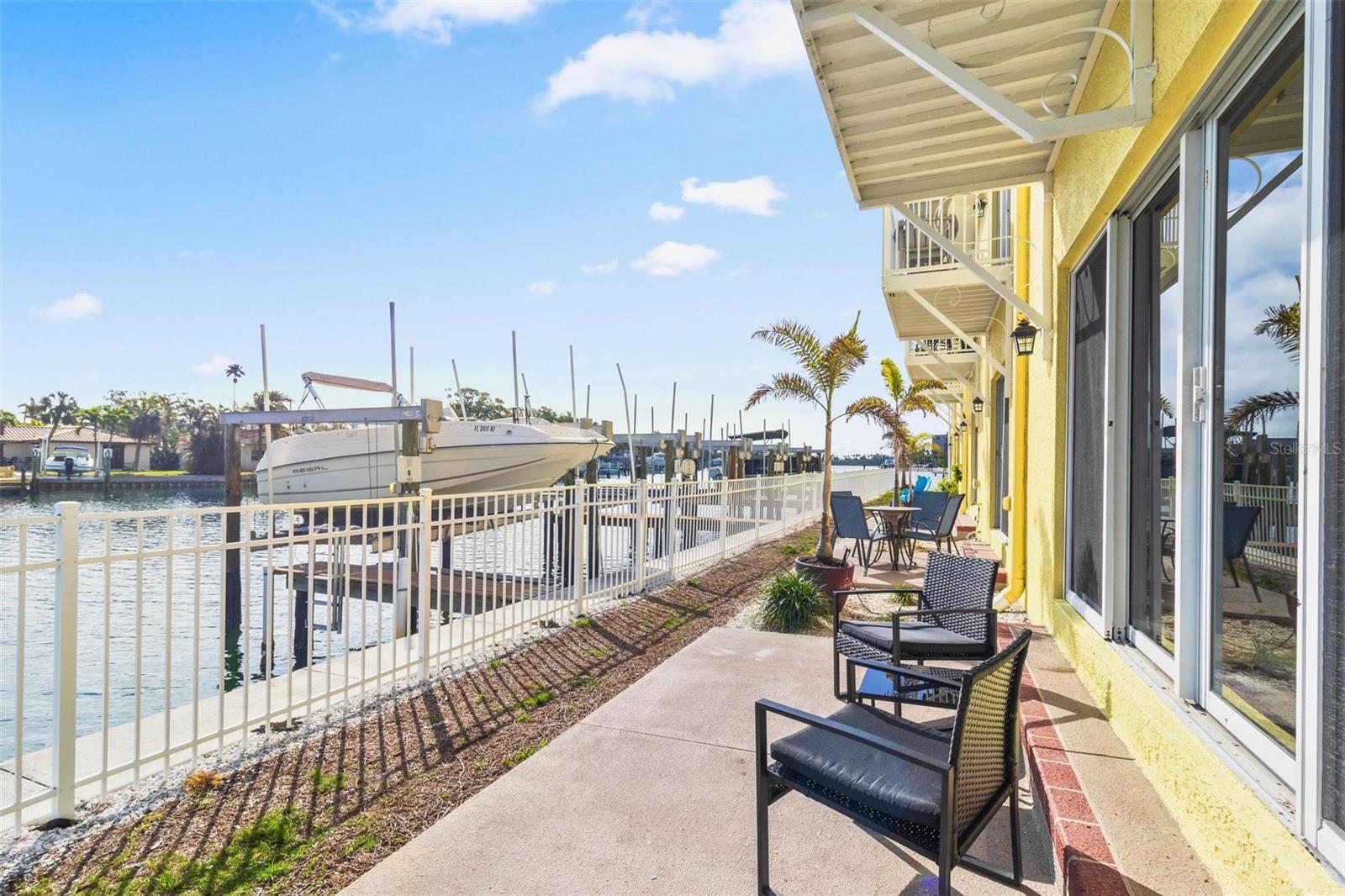 Image 16 of 19 For 4103 Gulf Boulevard 106