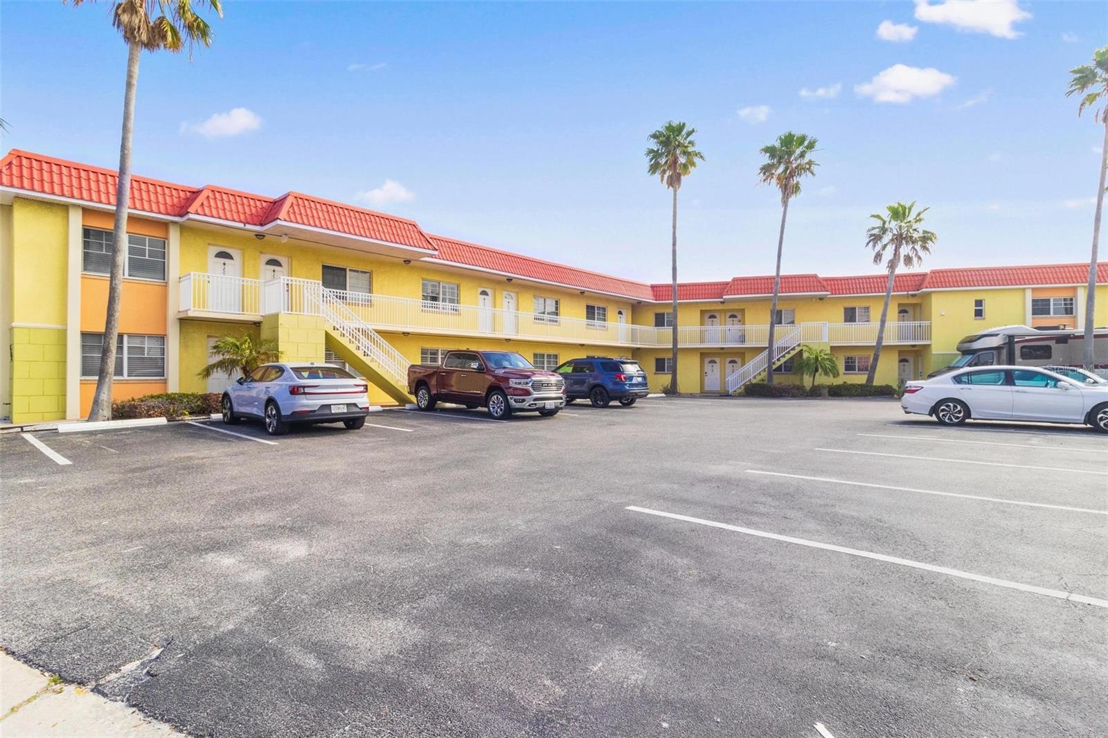Image 18 of 19 For 4103 Gulf Boulevard 106