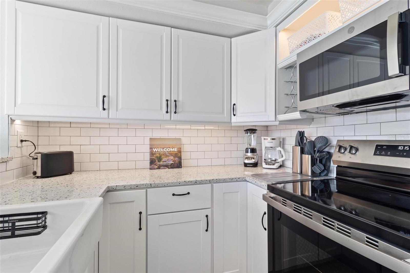 Image 5 of 19 For 4103 Gulf Boulevard 106
