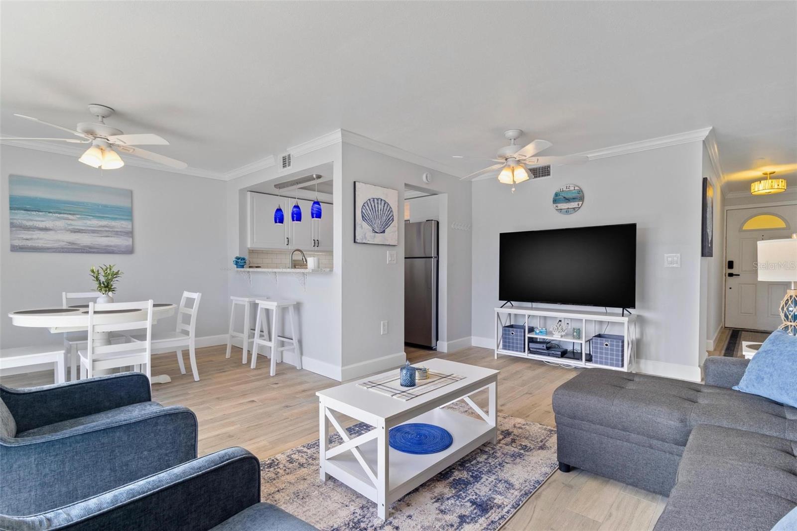 Image 7 of 19 For 4103 Gulf Boulevard 106