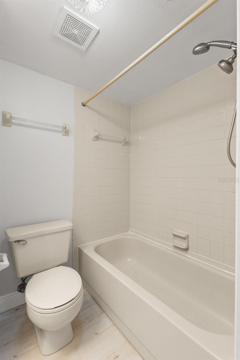 Image 15 of 30 For 2131 Ridge Road S 130