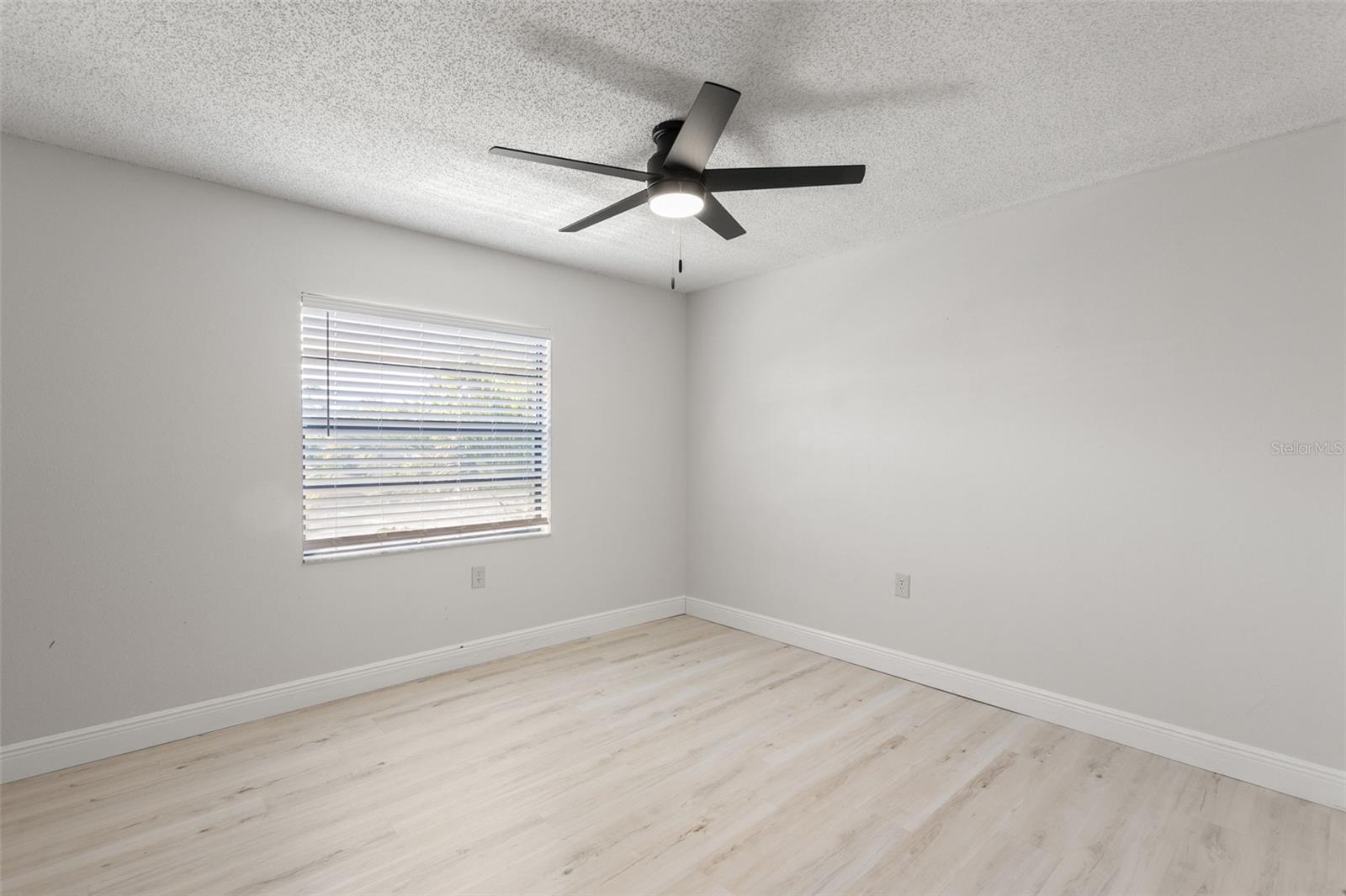 Image 16 of 30 For 2131 Ridge Road S 130