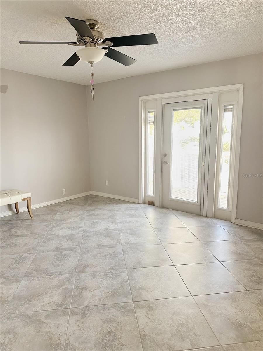 Image 17 of 42 For 5242 Beach Drive Se