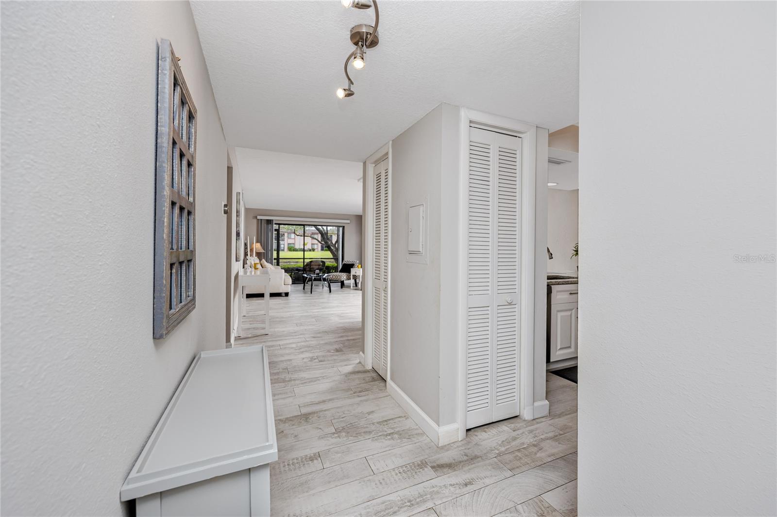 Image 4 of 49 For 129 Lakeview Way