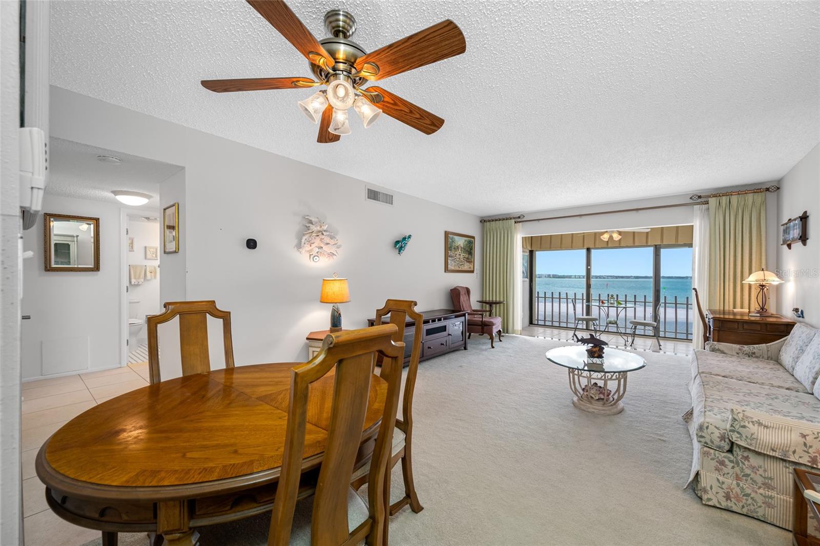 Image 10 of 53 For 865 Gulfview Boulevard 306