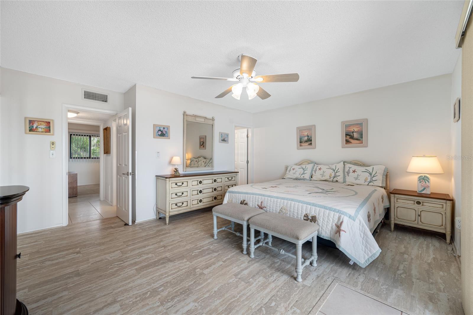 Image 21 of 53 For 865 Gulfview Boulevard 306