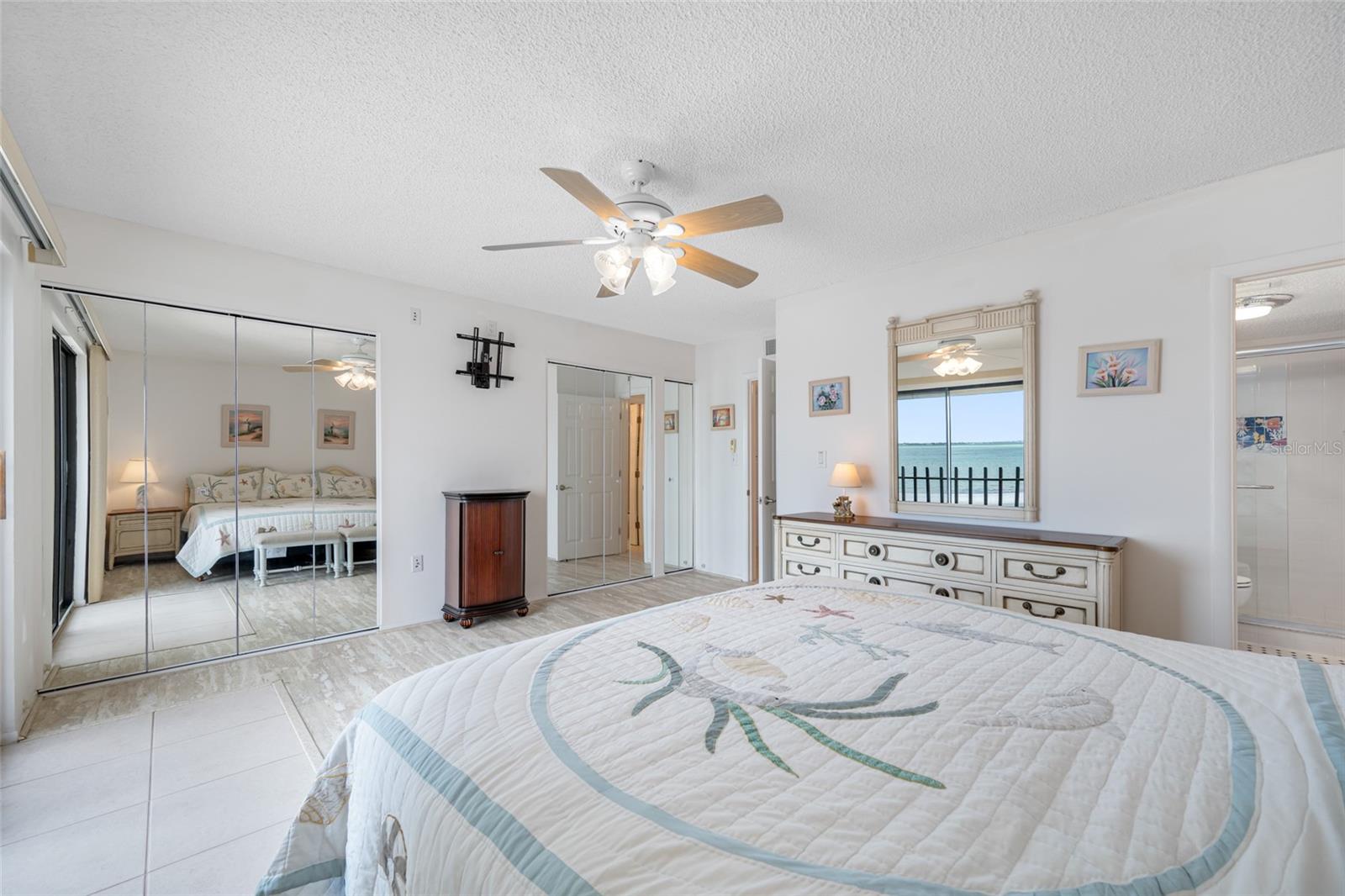 Image 22 of 53 For 865 Gulfview Boulevard 306