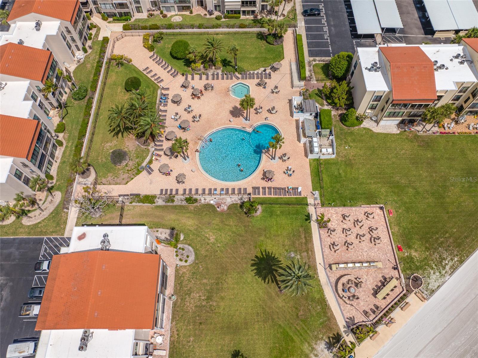 Image 32 of 53 For 865 Gulfview Boulevard 306