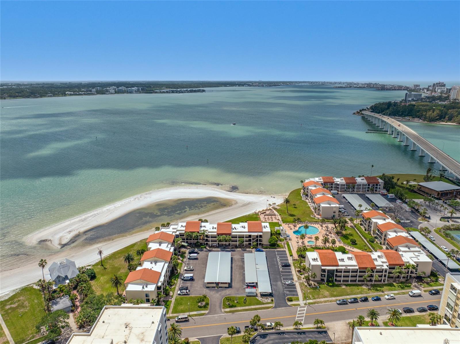 Image 35 of 53 For 865 Gulfview Boulevard 306