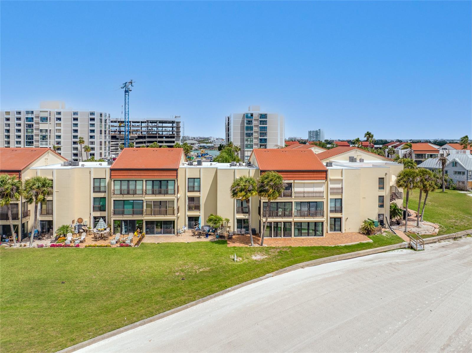 Image 39 of 53 For 865 Gulfview Boulevard 306