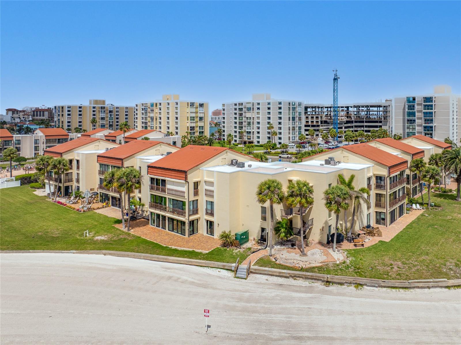 Image 44 of 53 For 865 Gulfview Boulevard 306