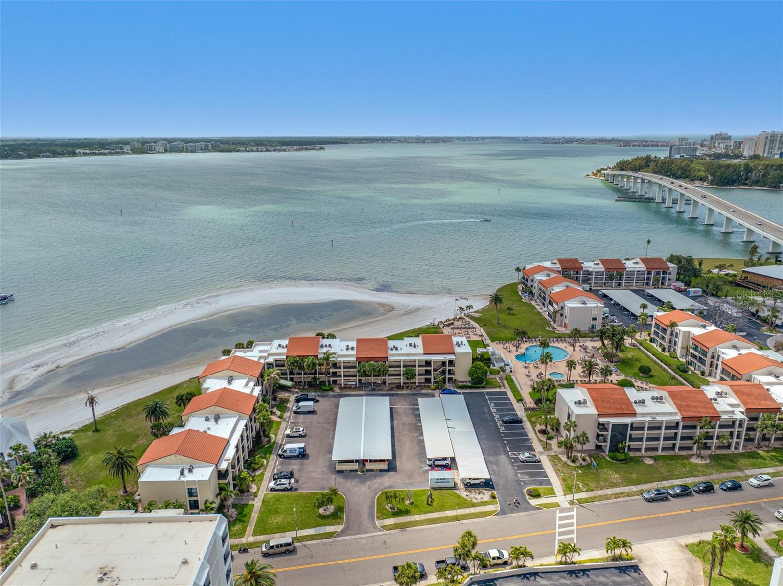 Image 45 of 53 For 865 Gulfview Boulevard 306