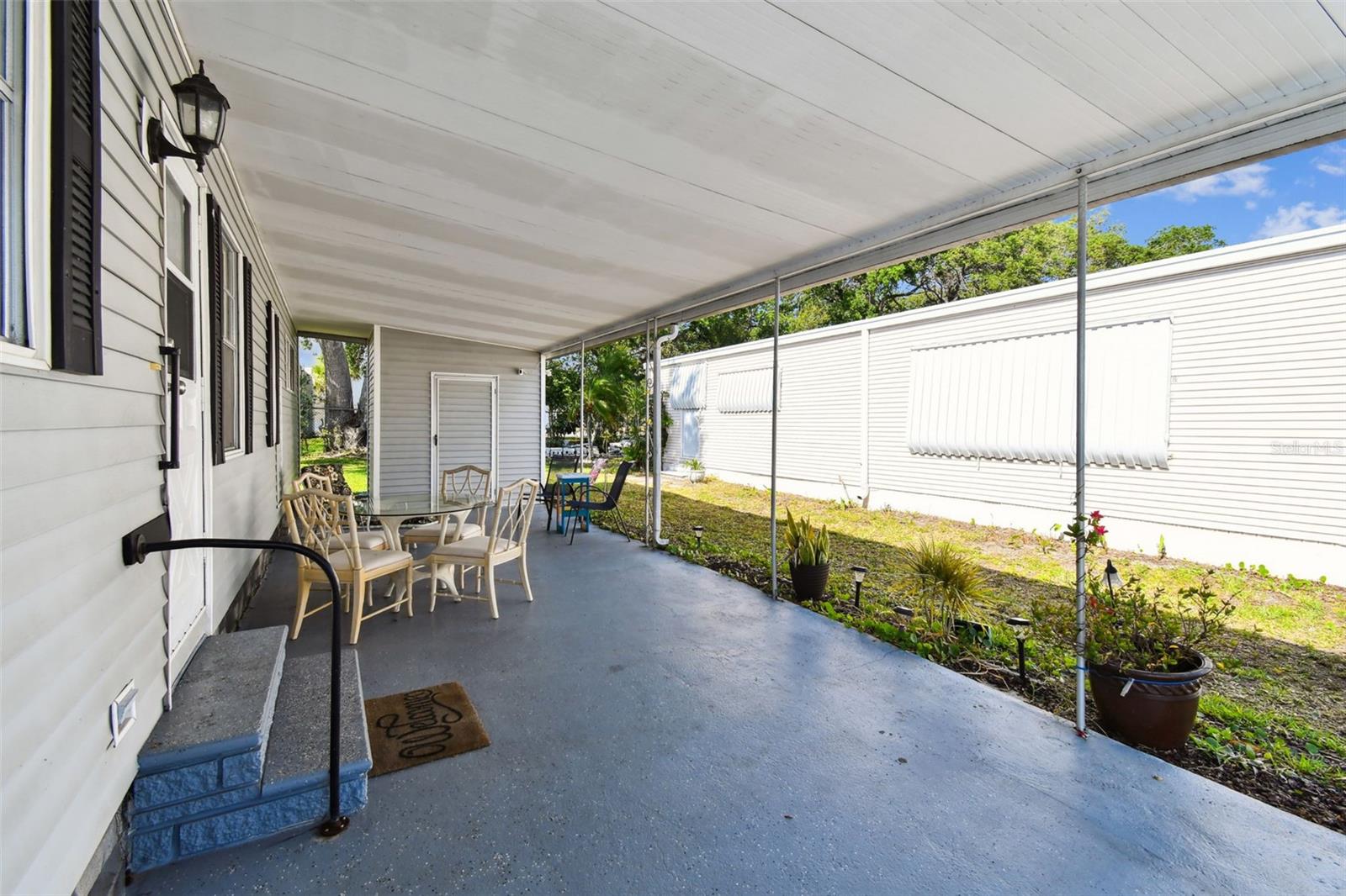 Listing photo id 2 for 66 Royal Palm Circle