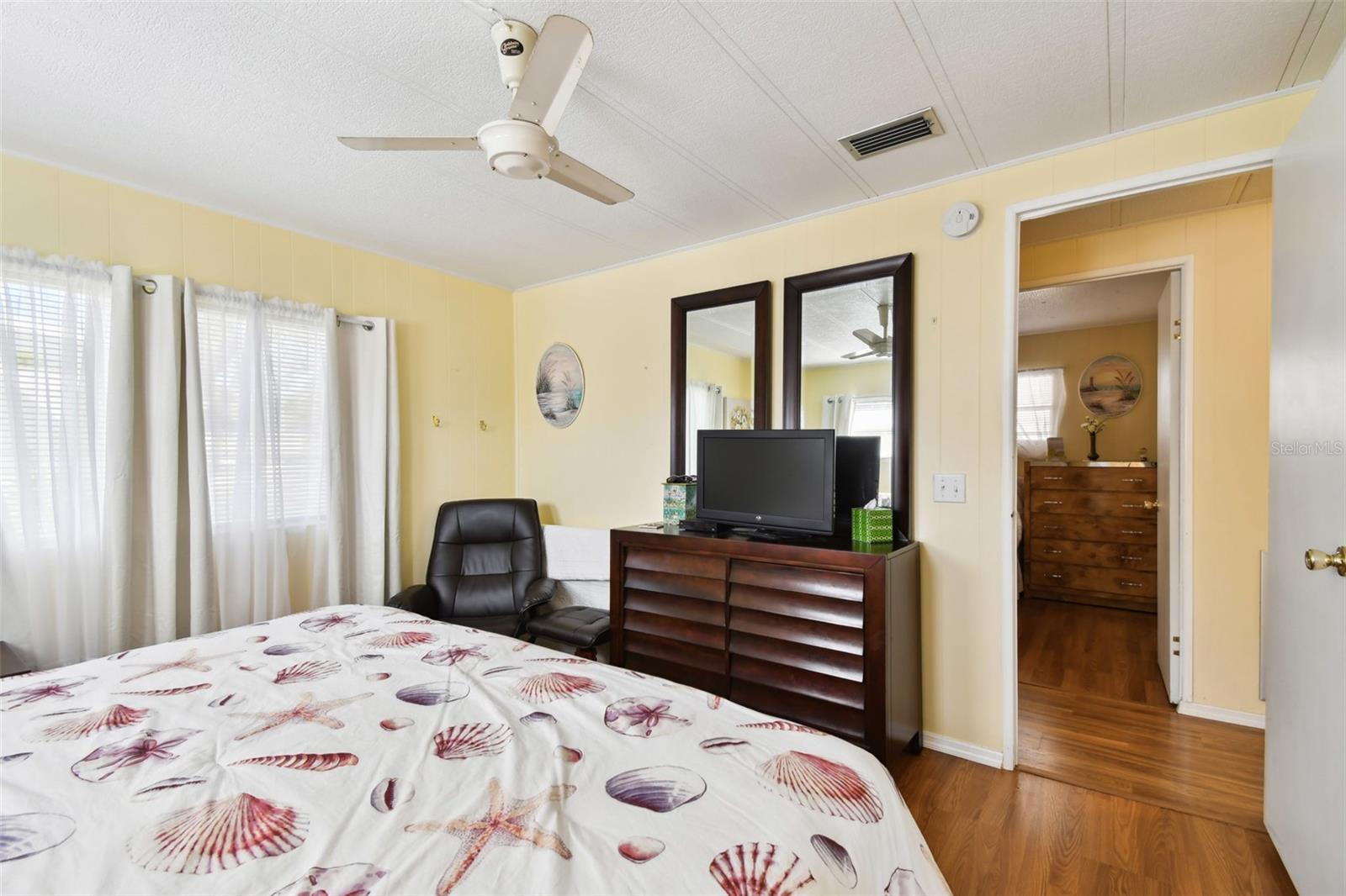 Listing photo id 38 for 66 Royal Palm Circle