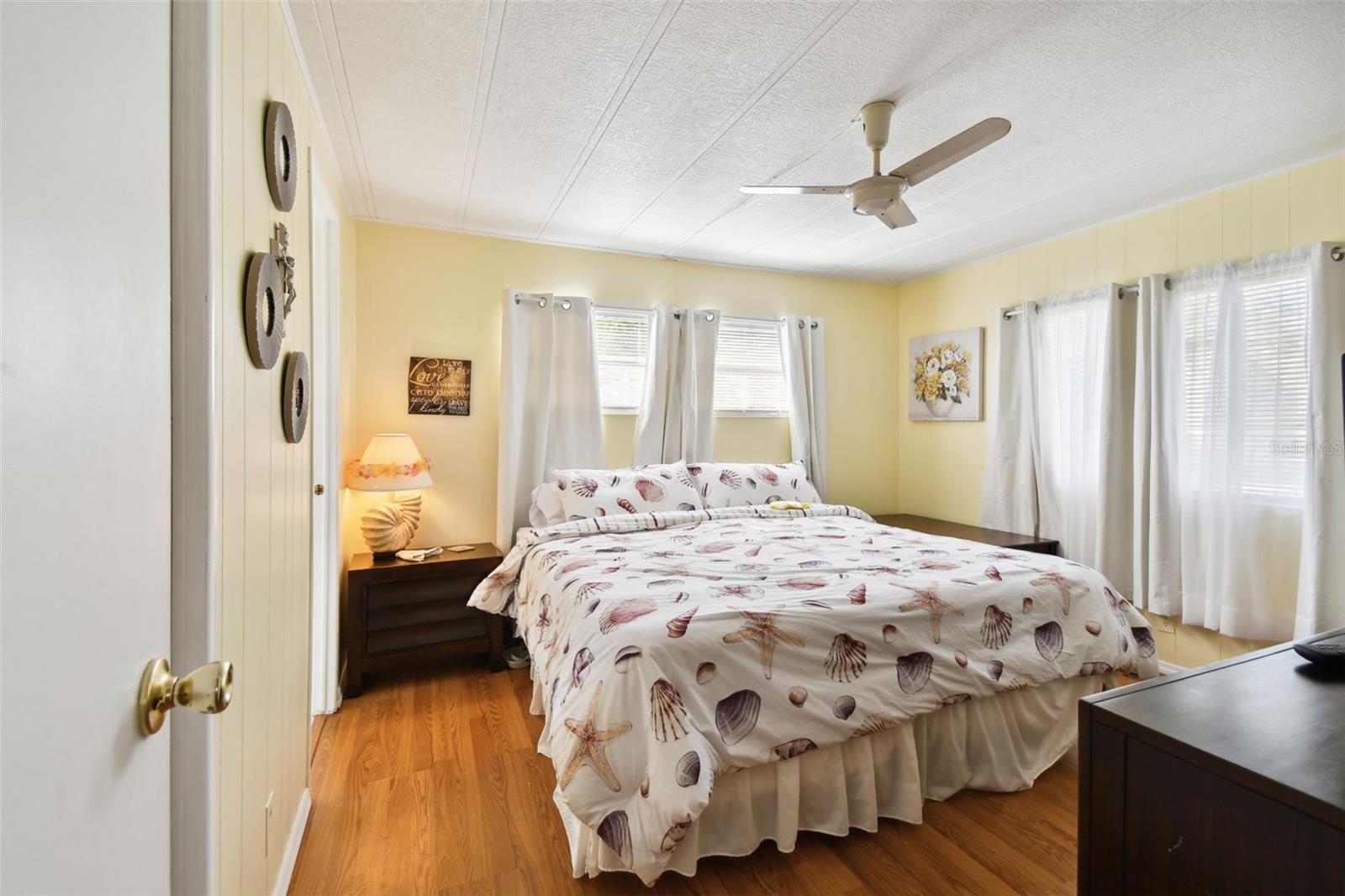 Listing photo id 40 for 66 Royal Palm Circle