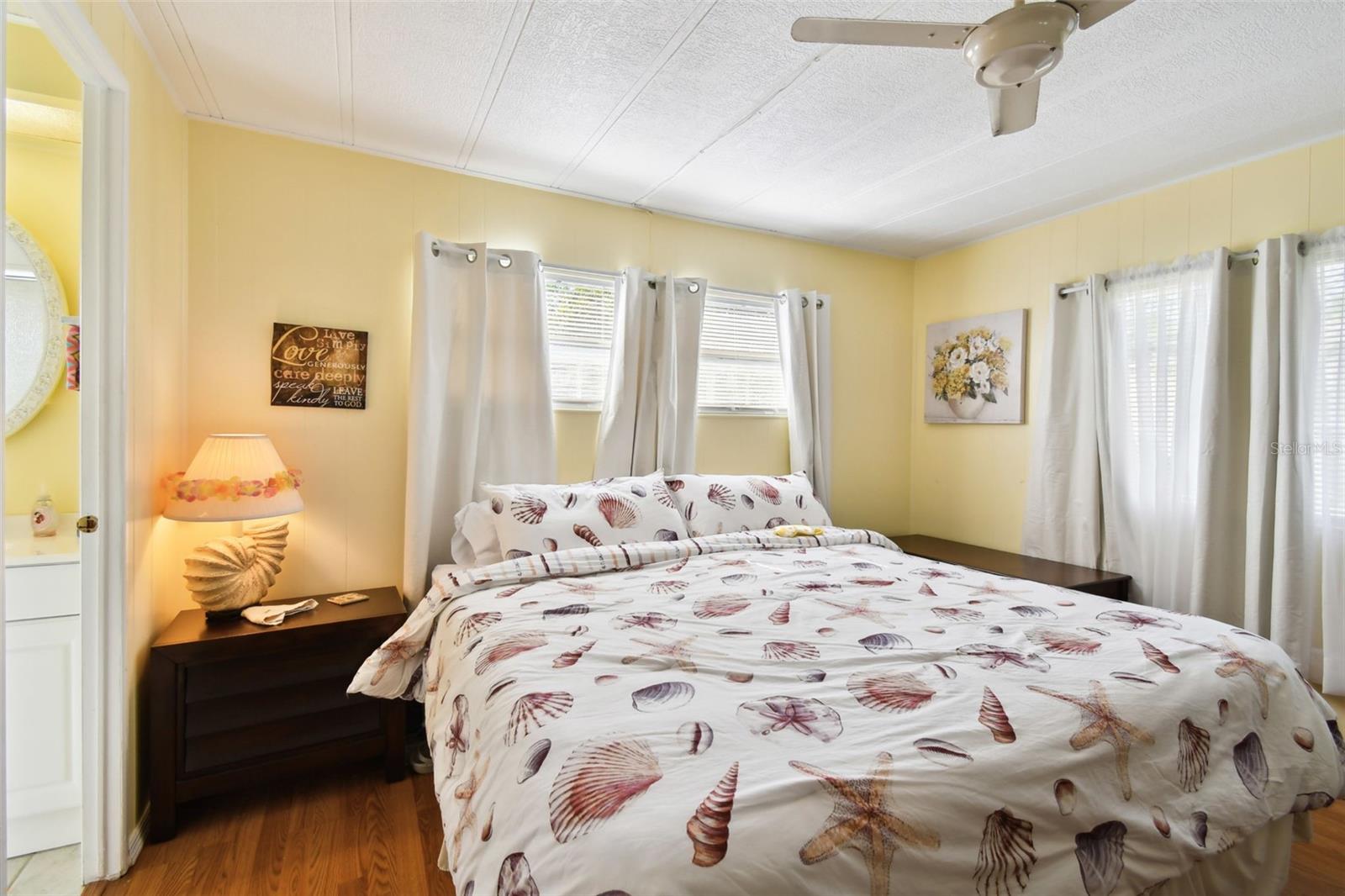 Listing photo id 42 for 66 Royal Palm Circle