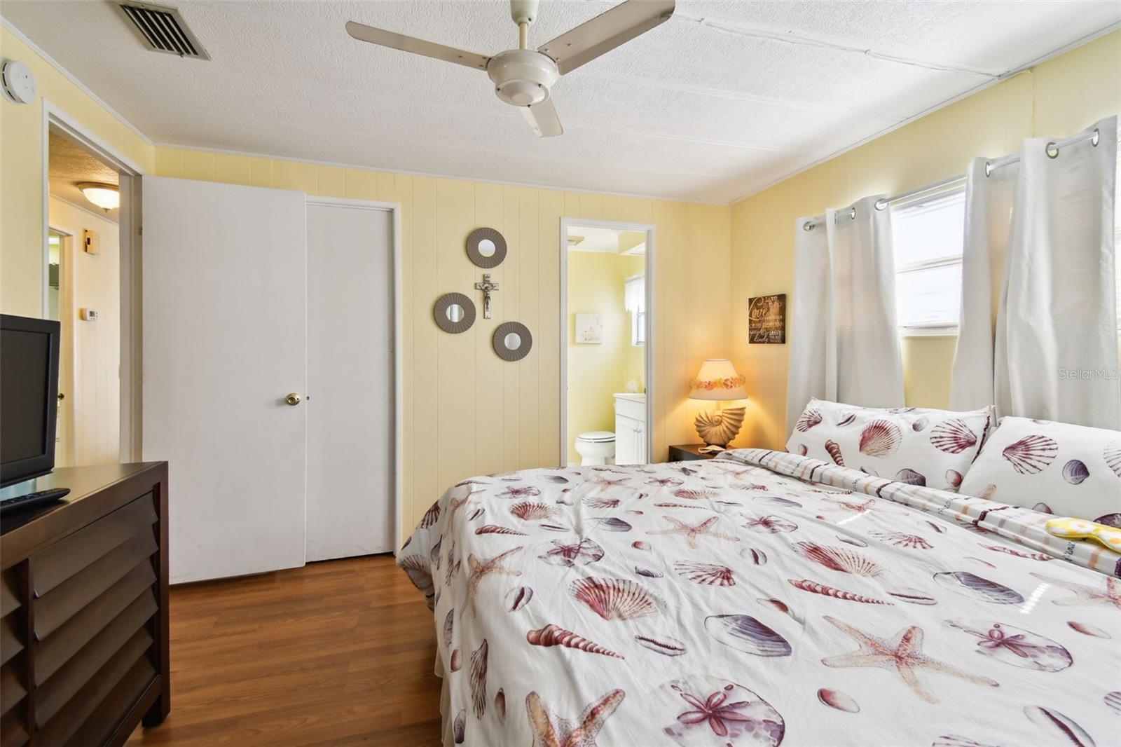 Listing photo id 43 for 66 Royal Palm Circle