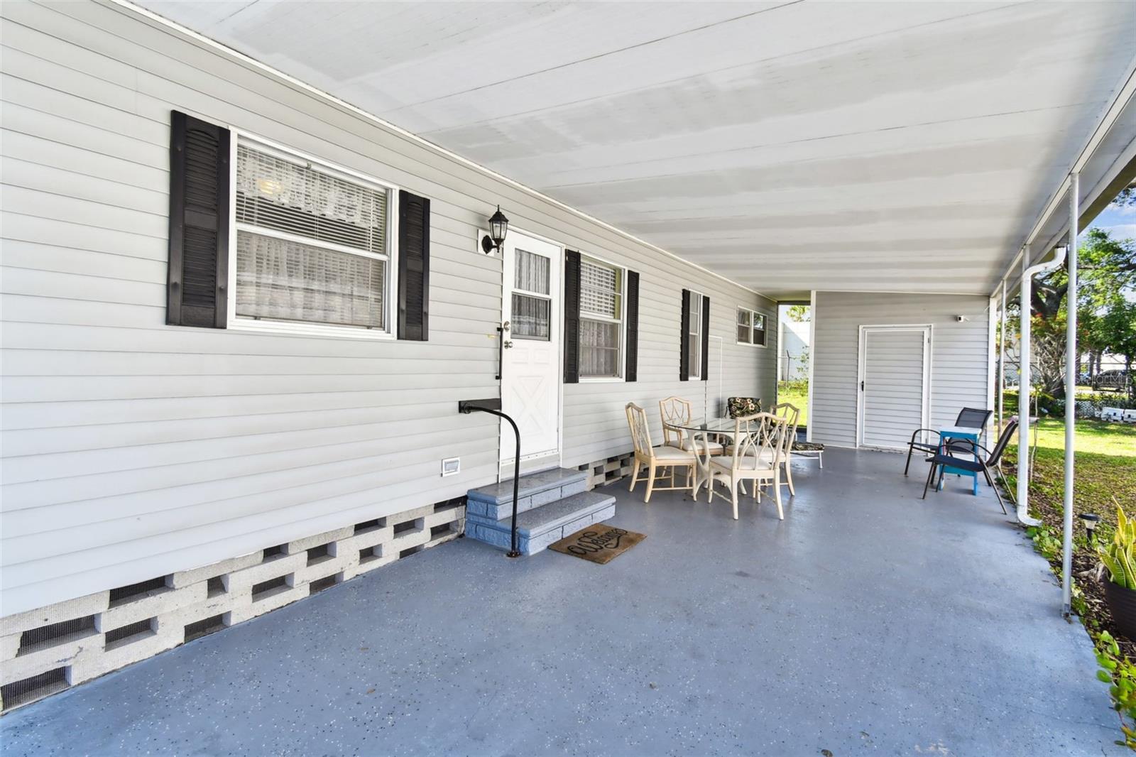 Listing photo id 3 for 66 Royal Palm Circle