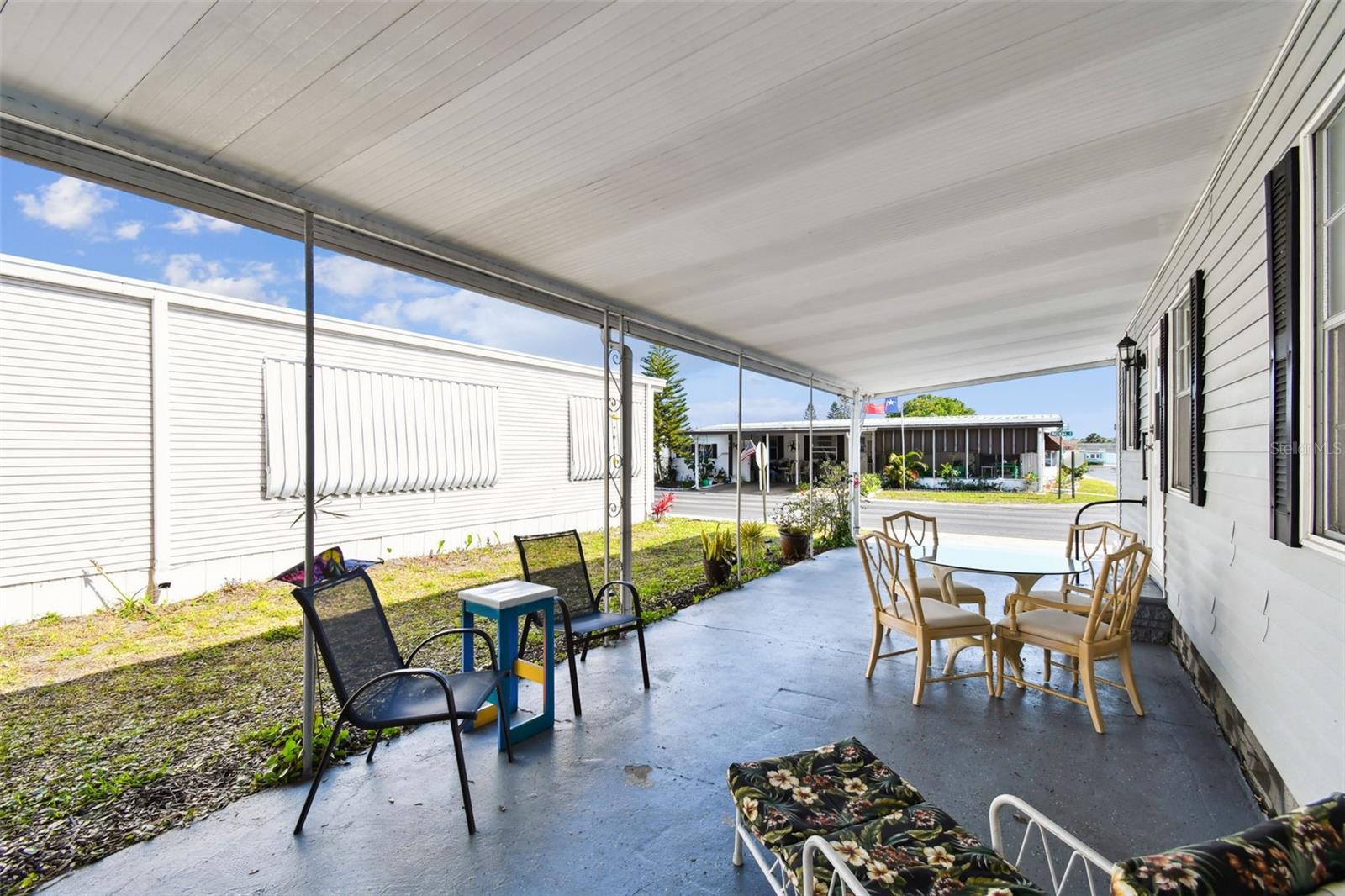 Listing photo id 49 for 66 Royal Palm Circle
