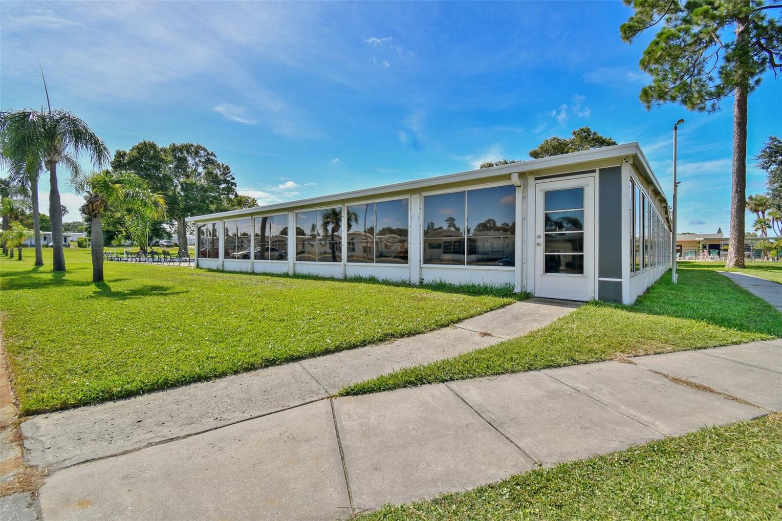 Listing photo id 65 for 66 Royal Palm Circle