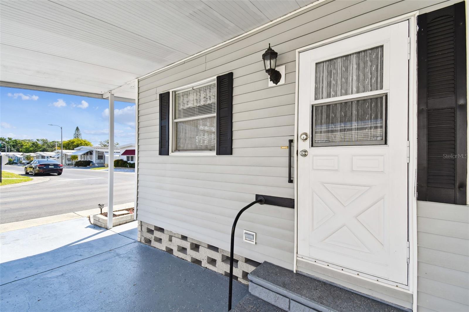 Listing photo id 5 for 66 Royal Palm Circle