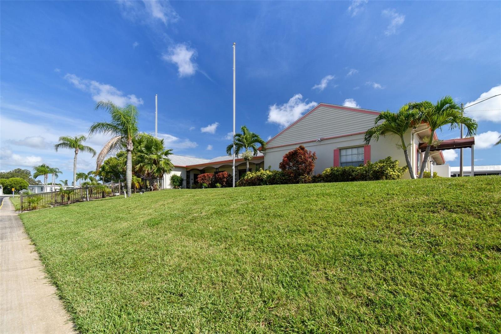Listing photo id 77 for 66 Royal Palm Circle