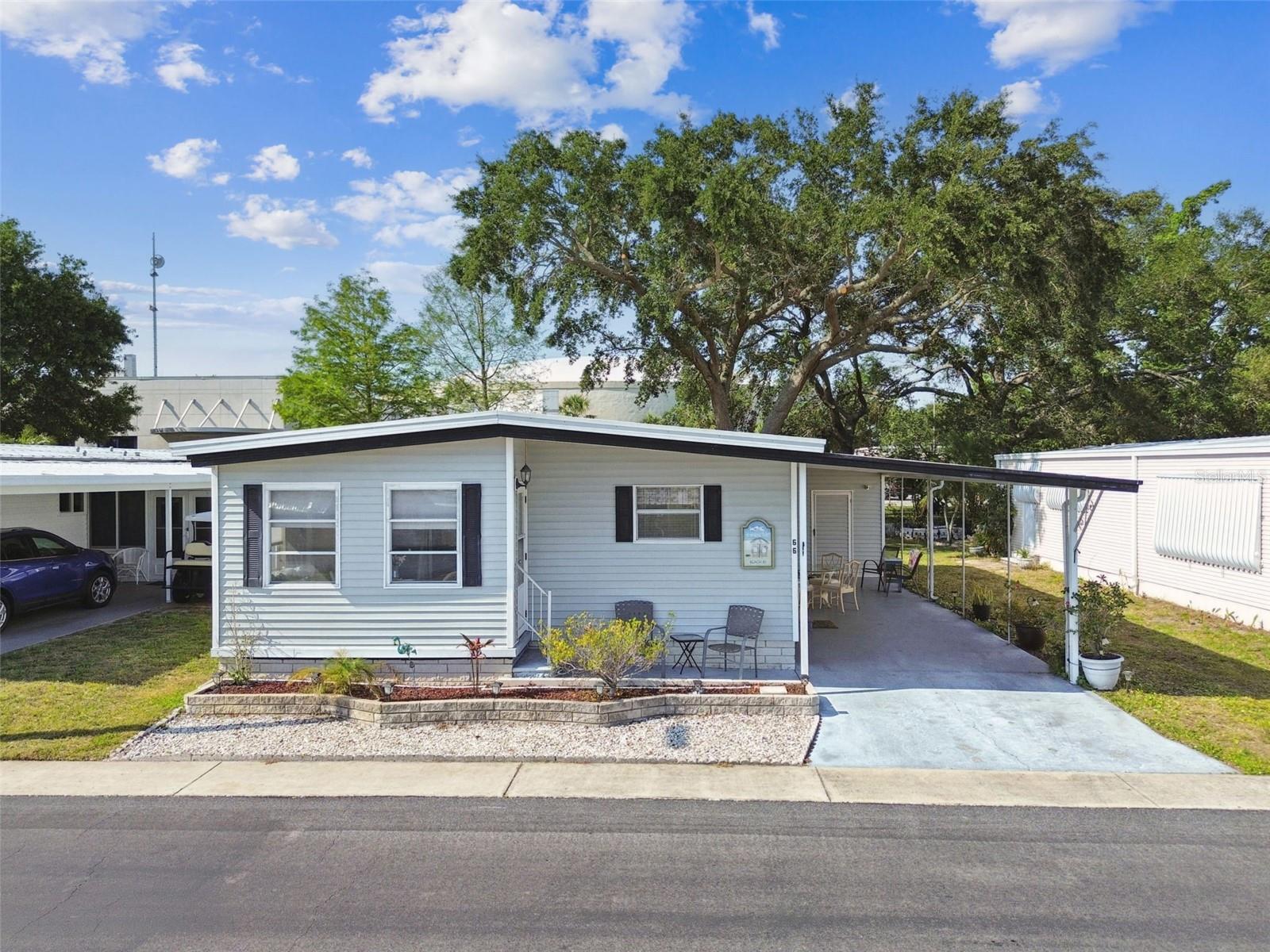 Listing photo id 90 for 66 Royal Palm Circle