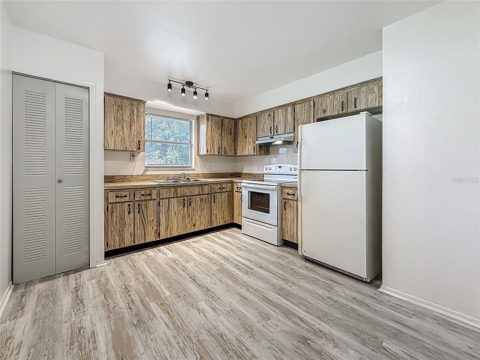 Image 10 of 49 For 1444 Oak Haven Drive