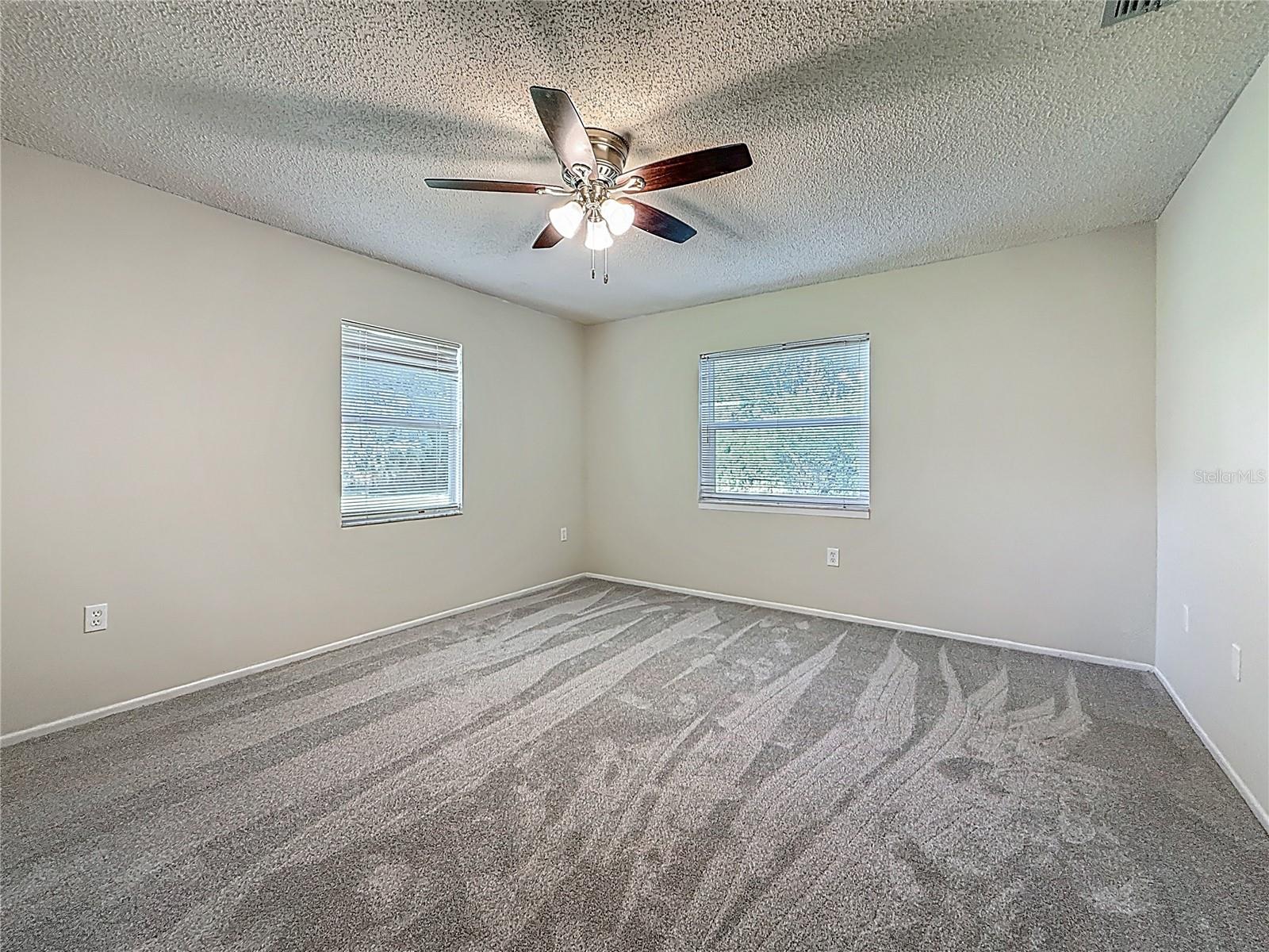 Image 15 of 49 For 1444 Oak Haven Drive