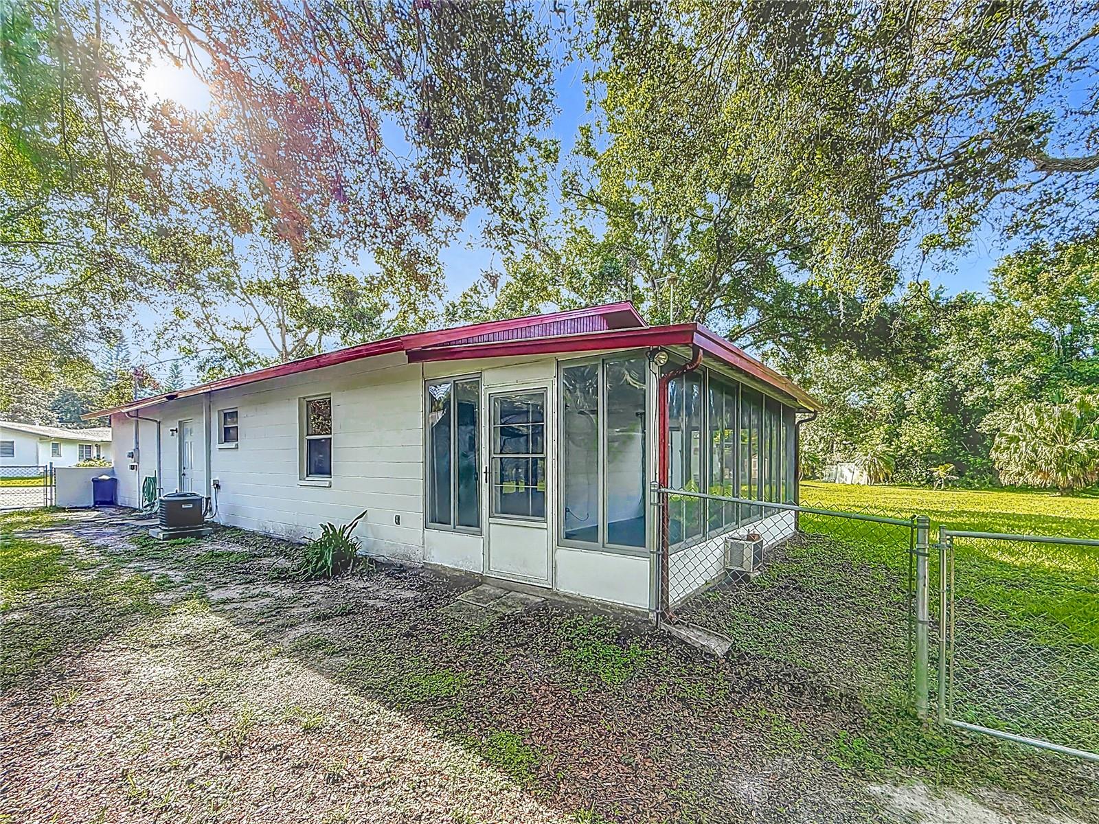 Image 34 of 49 For 1444 Oak Haven Drive
