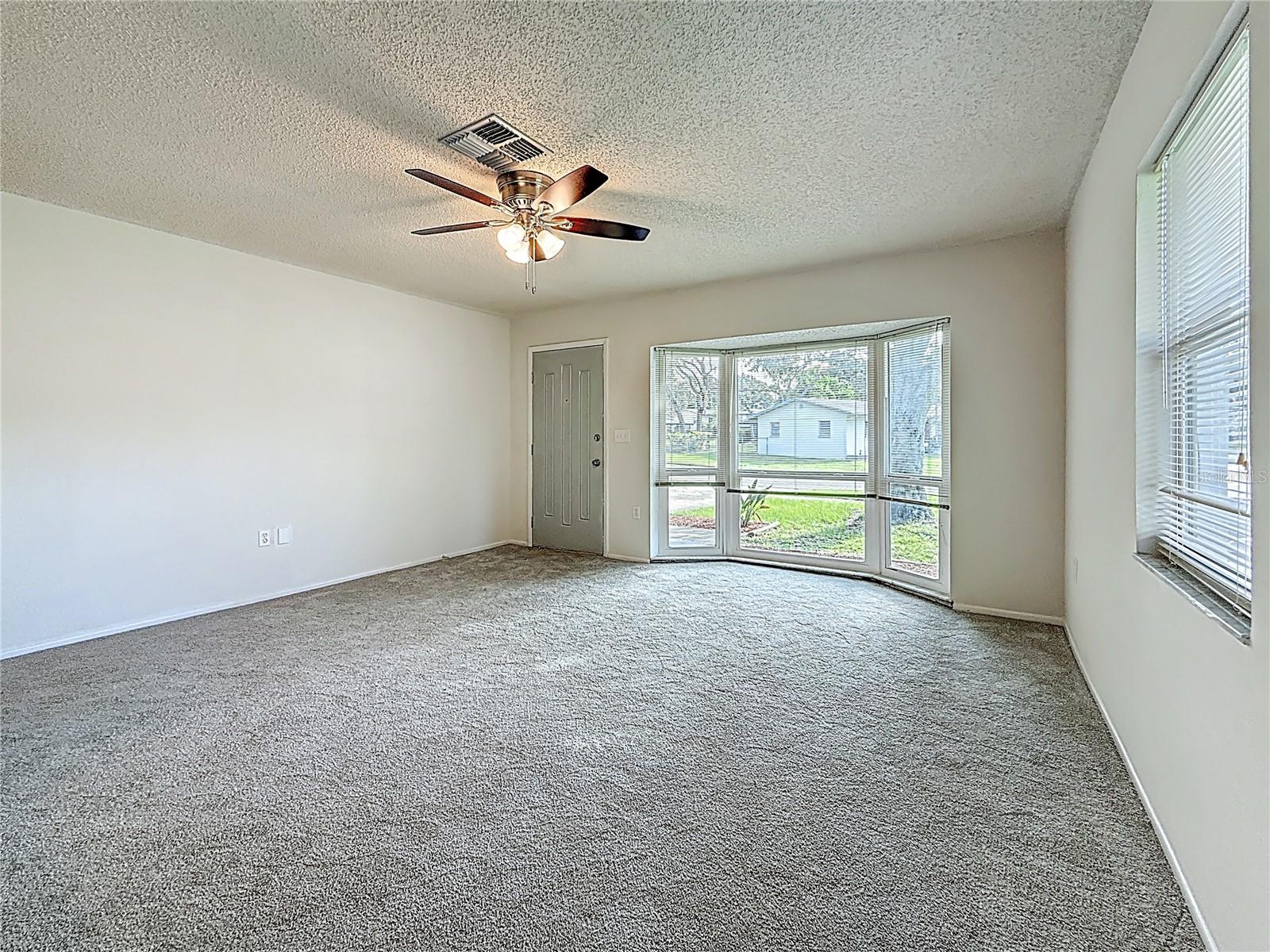 Image 7 of 49 For 1444 Oak Haven Drive