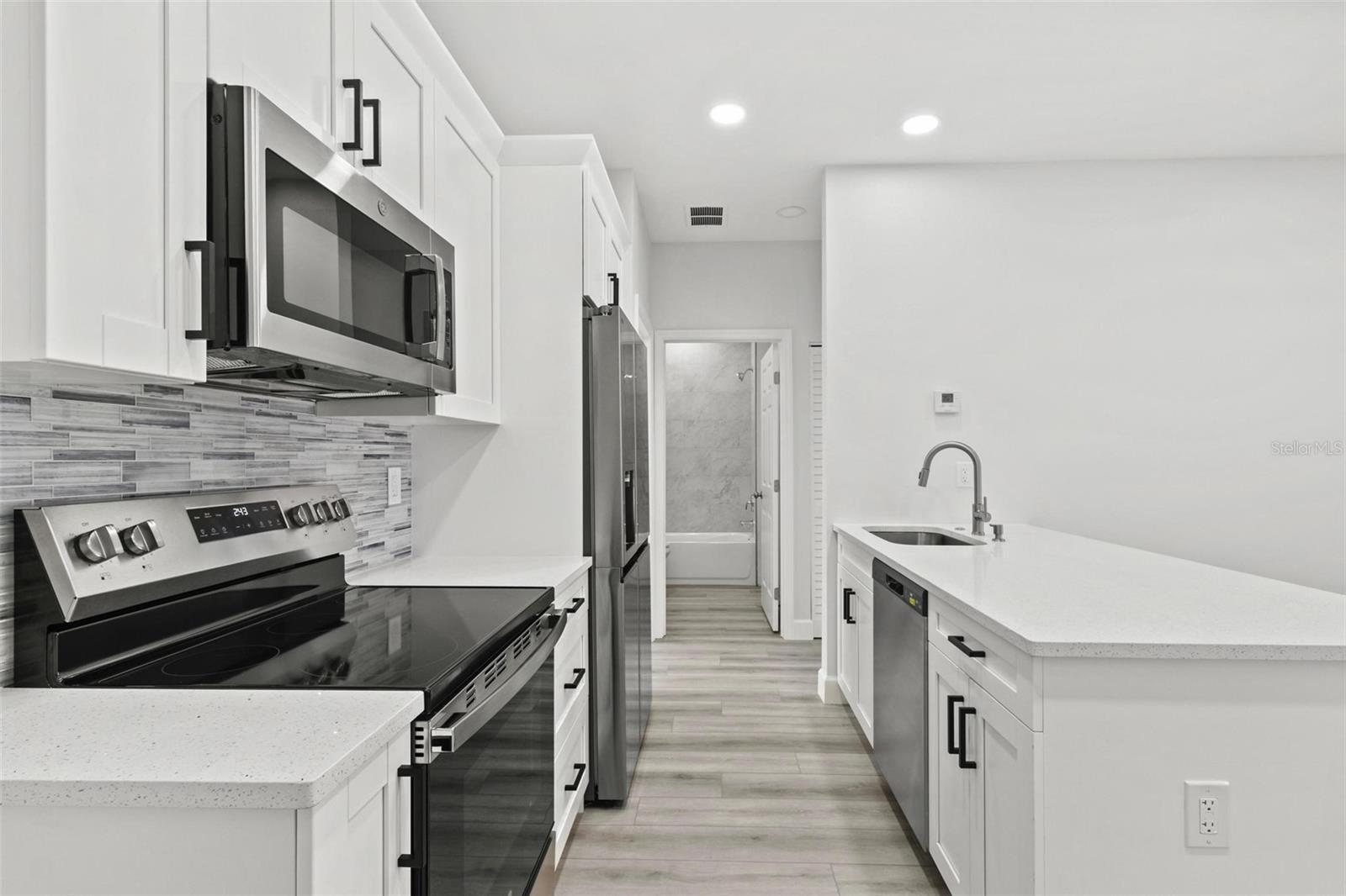 Image 24 of 37 For 13117 4th Street E