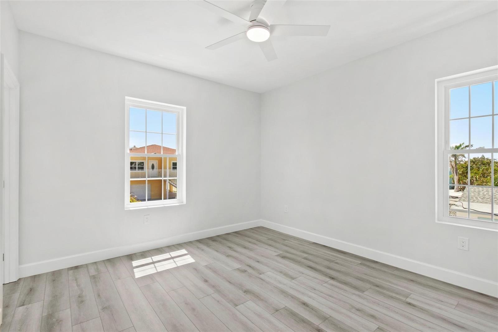 Image 26 of 37 For 13117 4th Street E