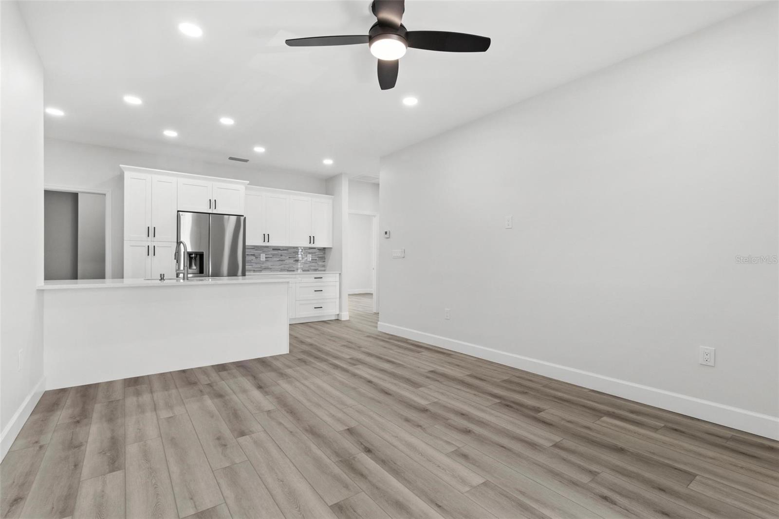 Image 7 of 37 For 13117 4th Street E