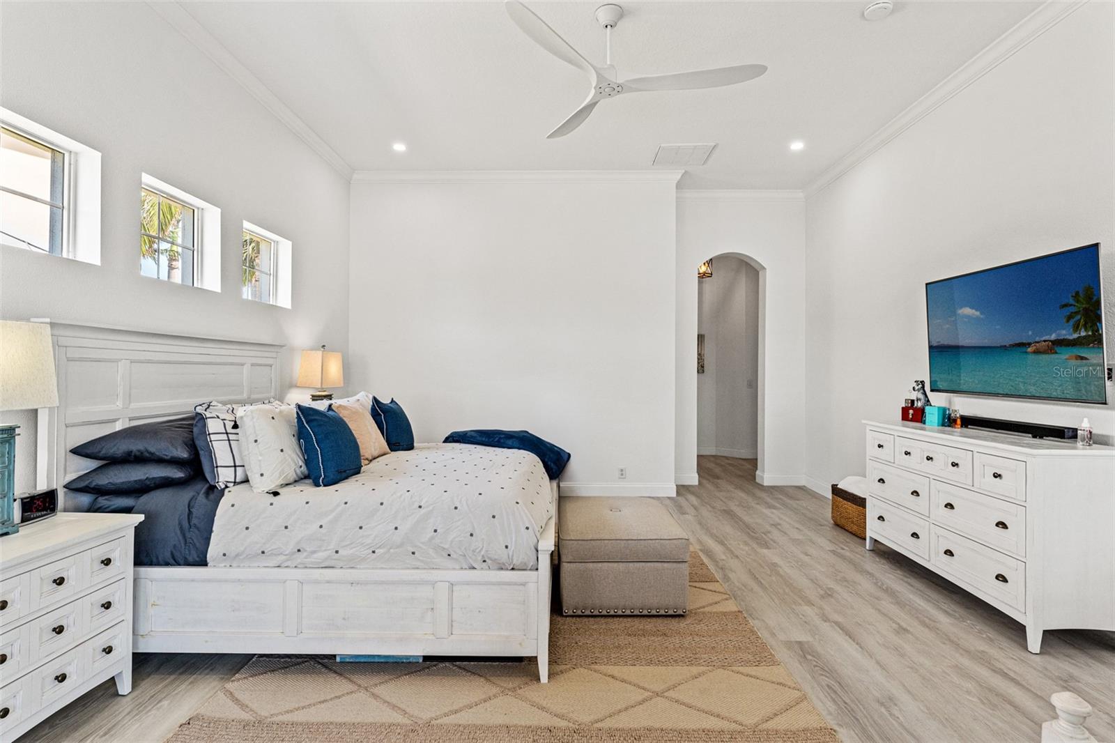 Image 13 of 71 For 819 Islebay Drive