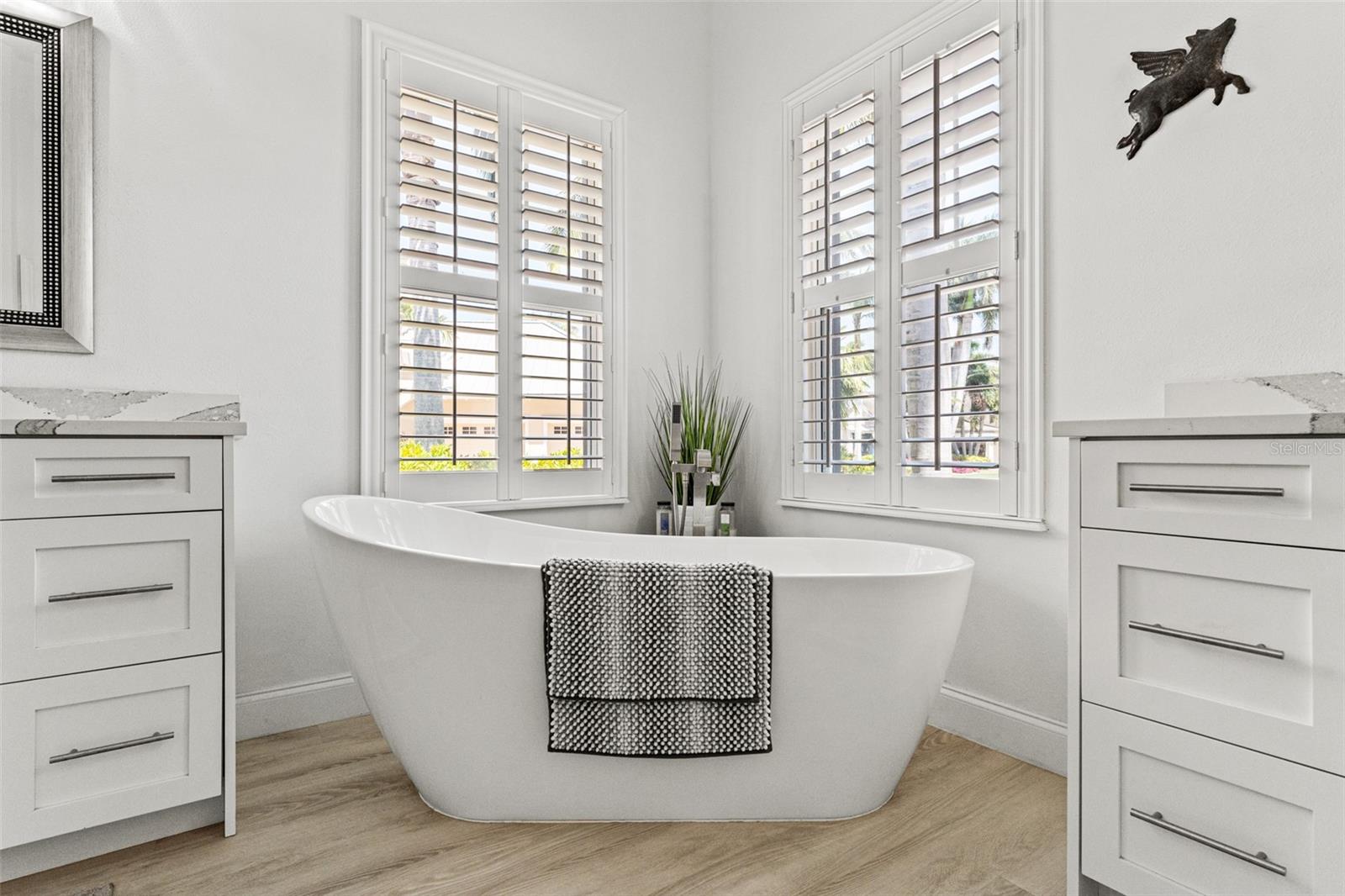 Image 15 of 71 For 819 Islebay Drive