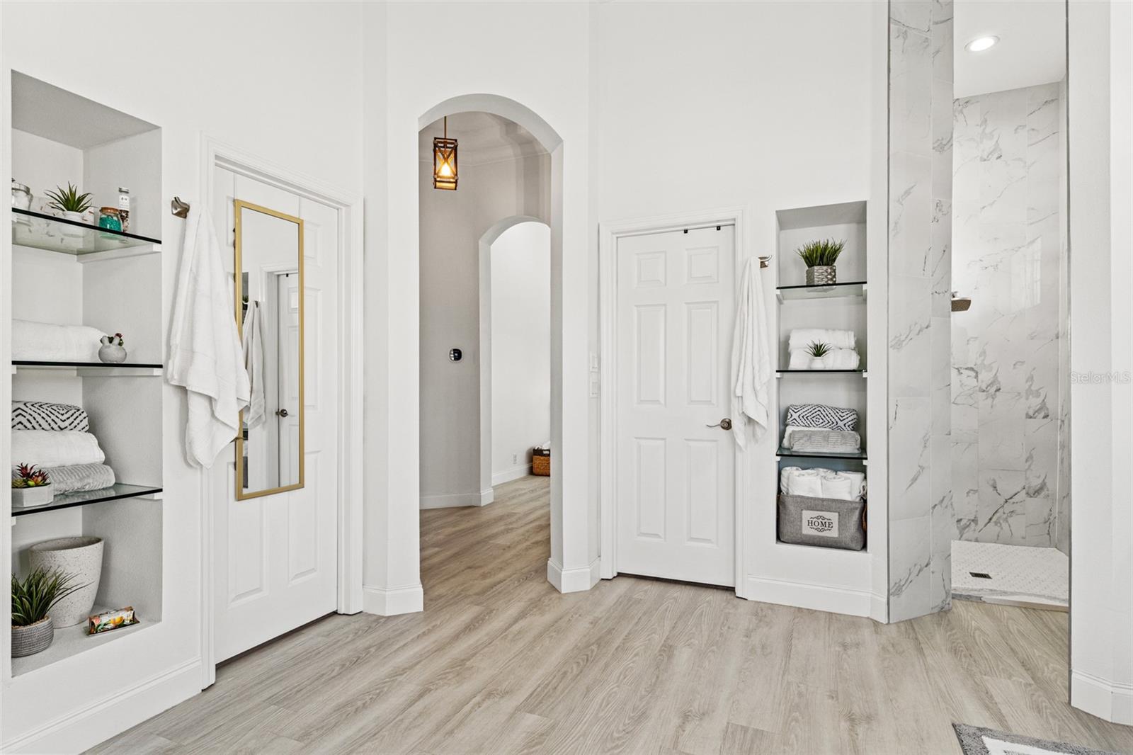 Image 16 of 71 For 819 Islebay Drive