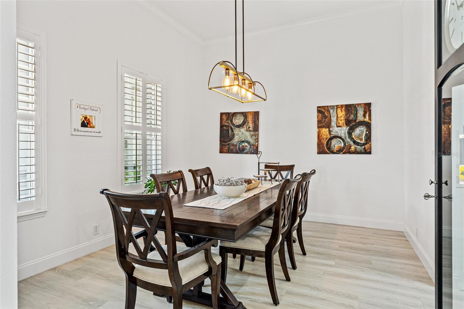 Image 22 of 71 For 819 Islebay Drive