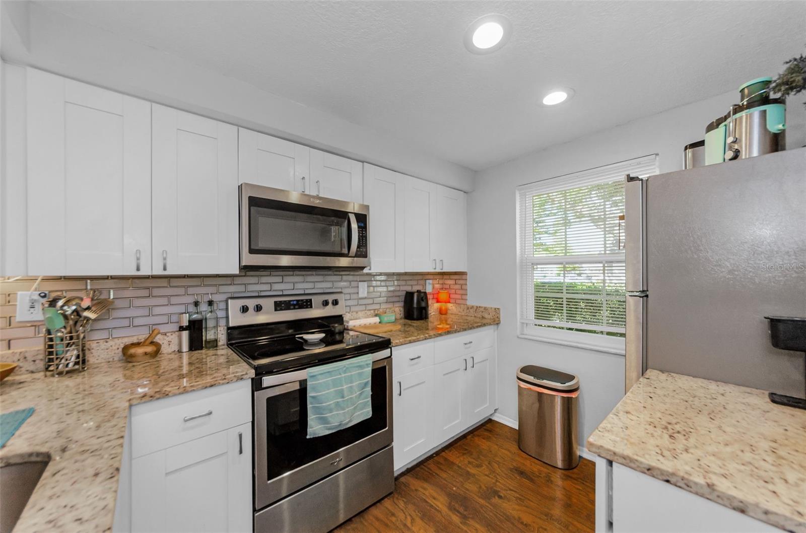 Image 8 of 58 For 4252 Sheldon Place 0