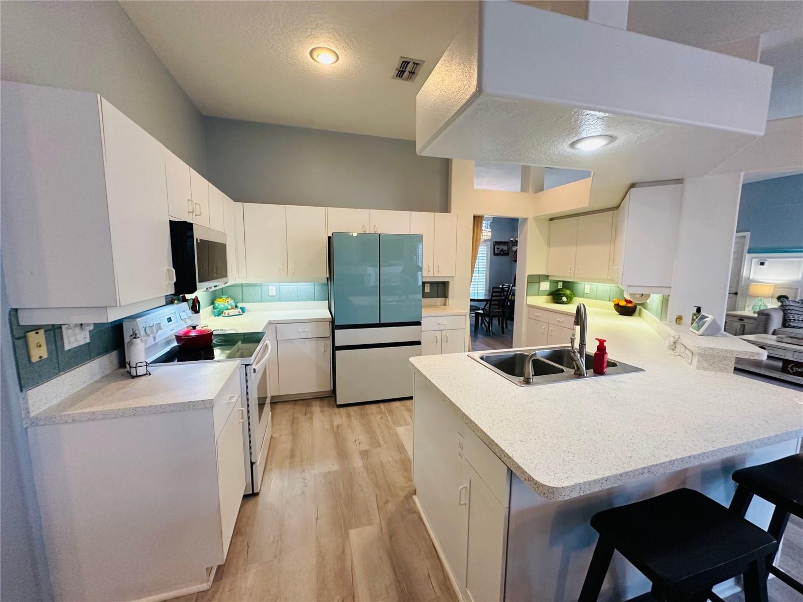 Image 11 of 51 For 14334 Teasdale Avenue