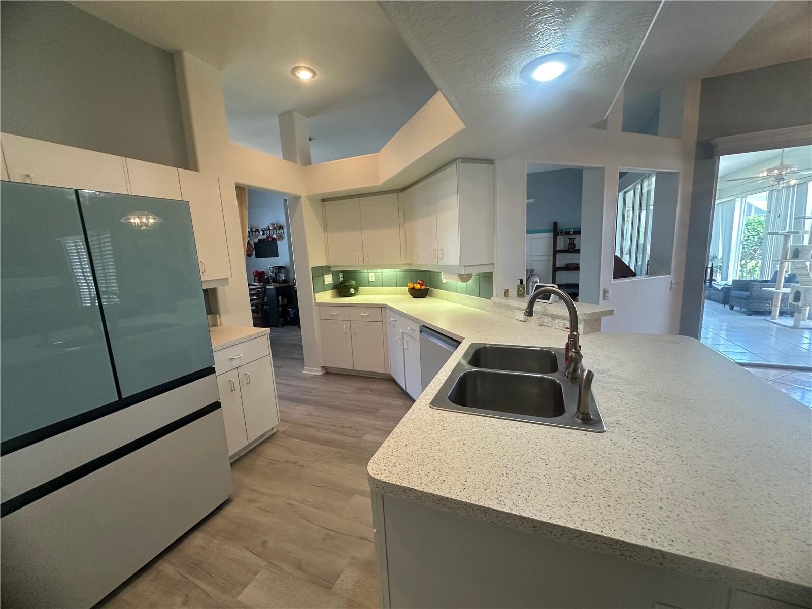 Image 12 of 51 For 14334 Teasdale Avenue