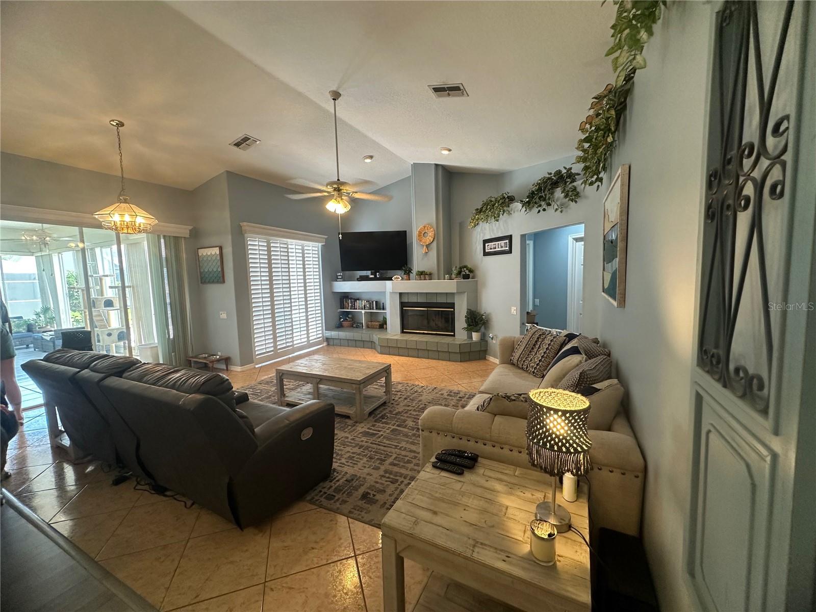 Image 4 of 51 For 14334 Teasdale Avenue