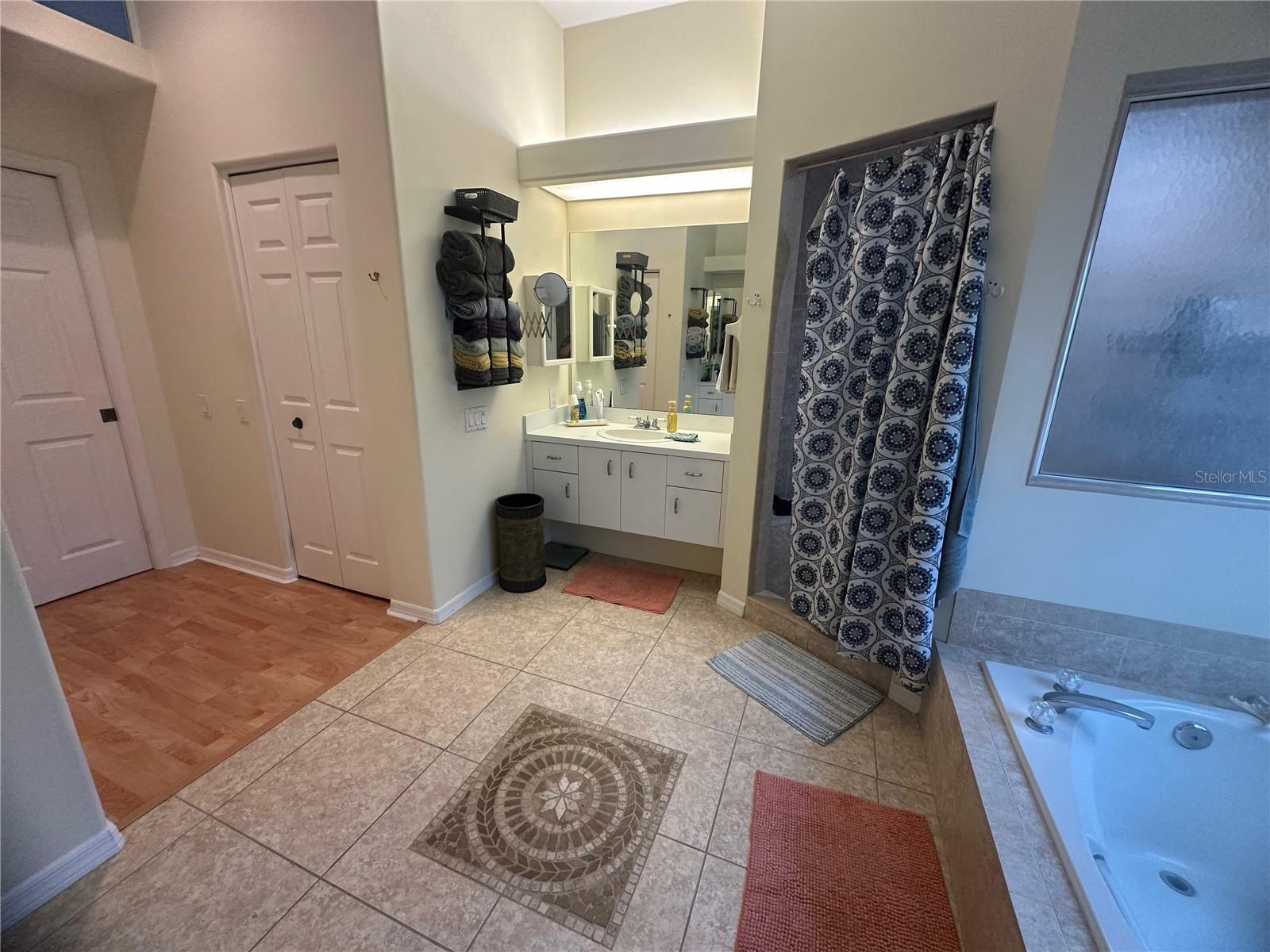 Image 42 of 51 For 14334 Teasdale Avenue